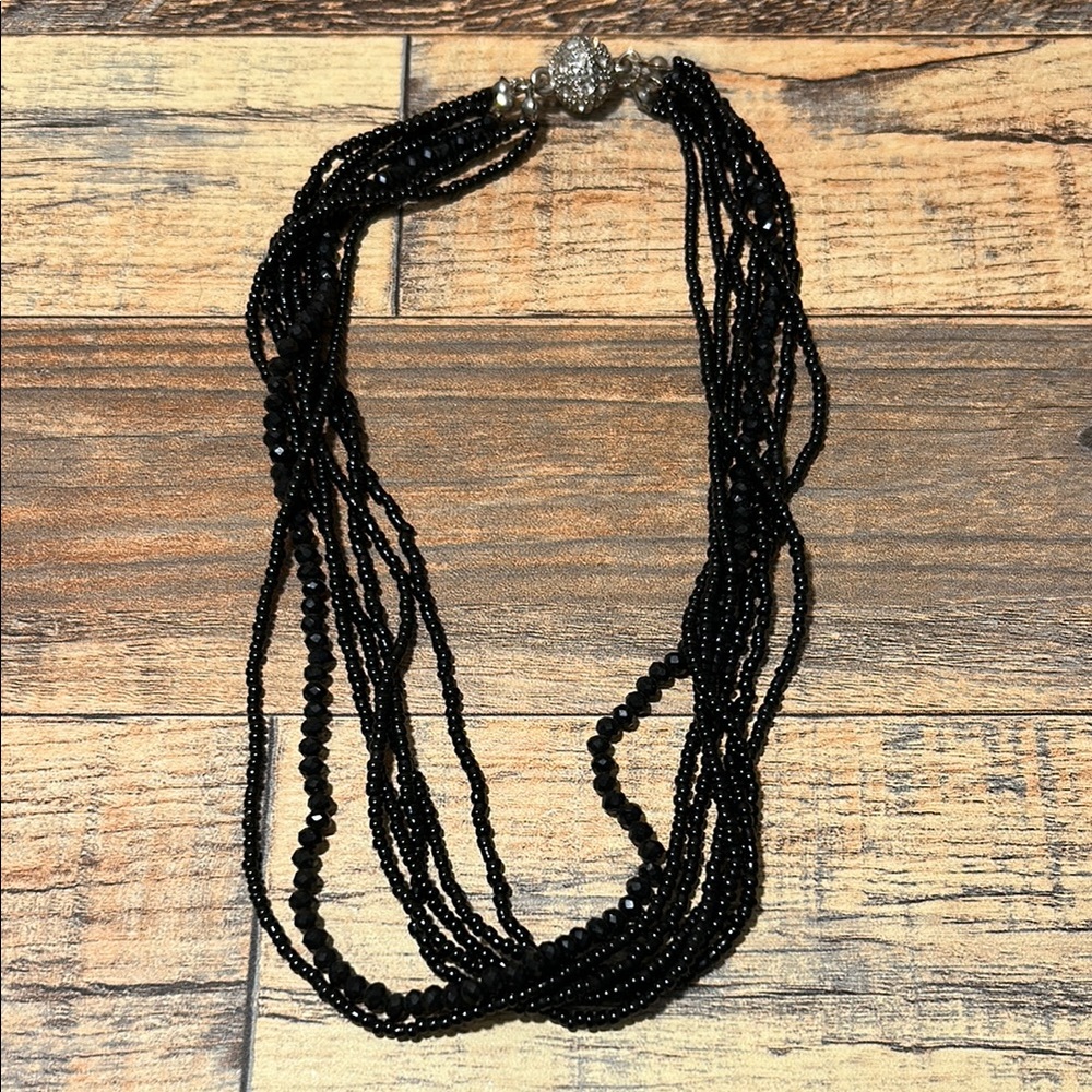 Elegant Black Beaded Necklace B7